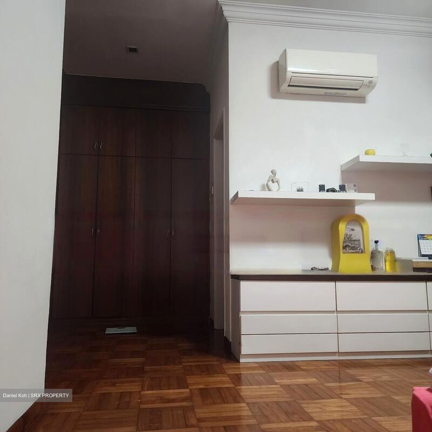 Woodgrove Avenue (D25), Terrace #458075721